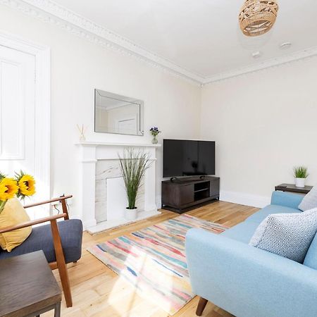 2 bedroom apartment on Peebles High Street Buitenkant foto