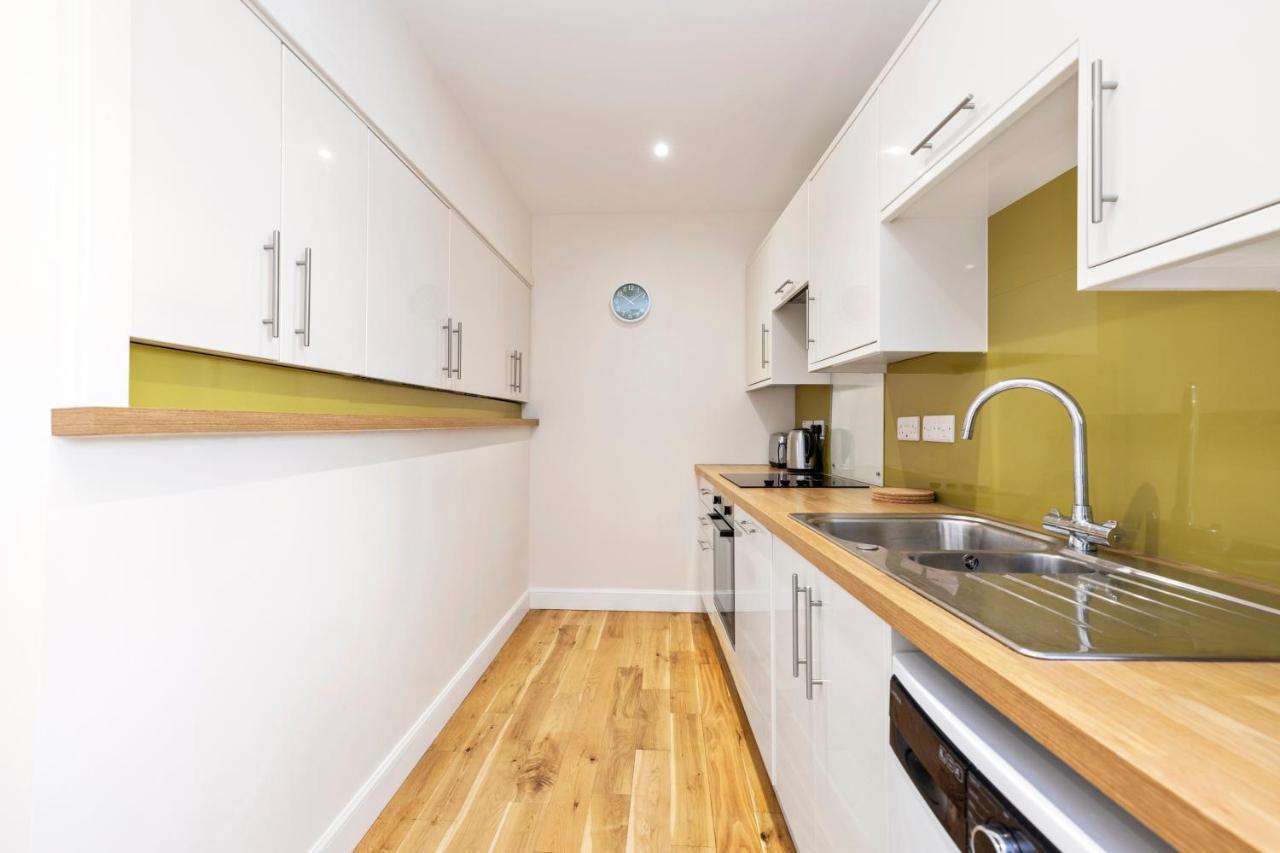 2 bedroom apartment on Peebles High Street Buitenkant foto