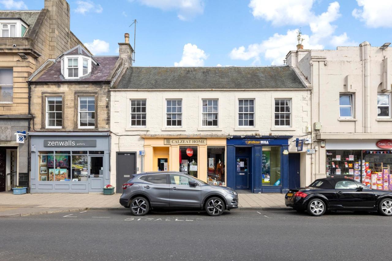 2 bedroom apartment on Peebles High Street Buitenkant foto