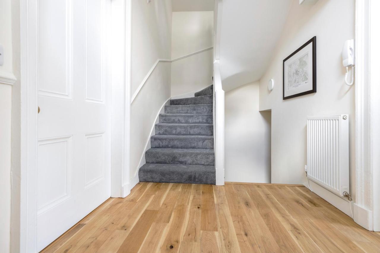 2 bedroom apartment on Peebles High Street Buitenkant foto