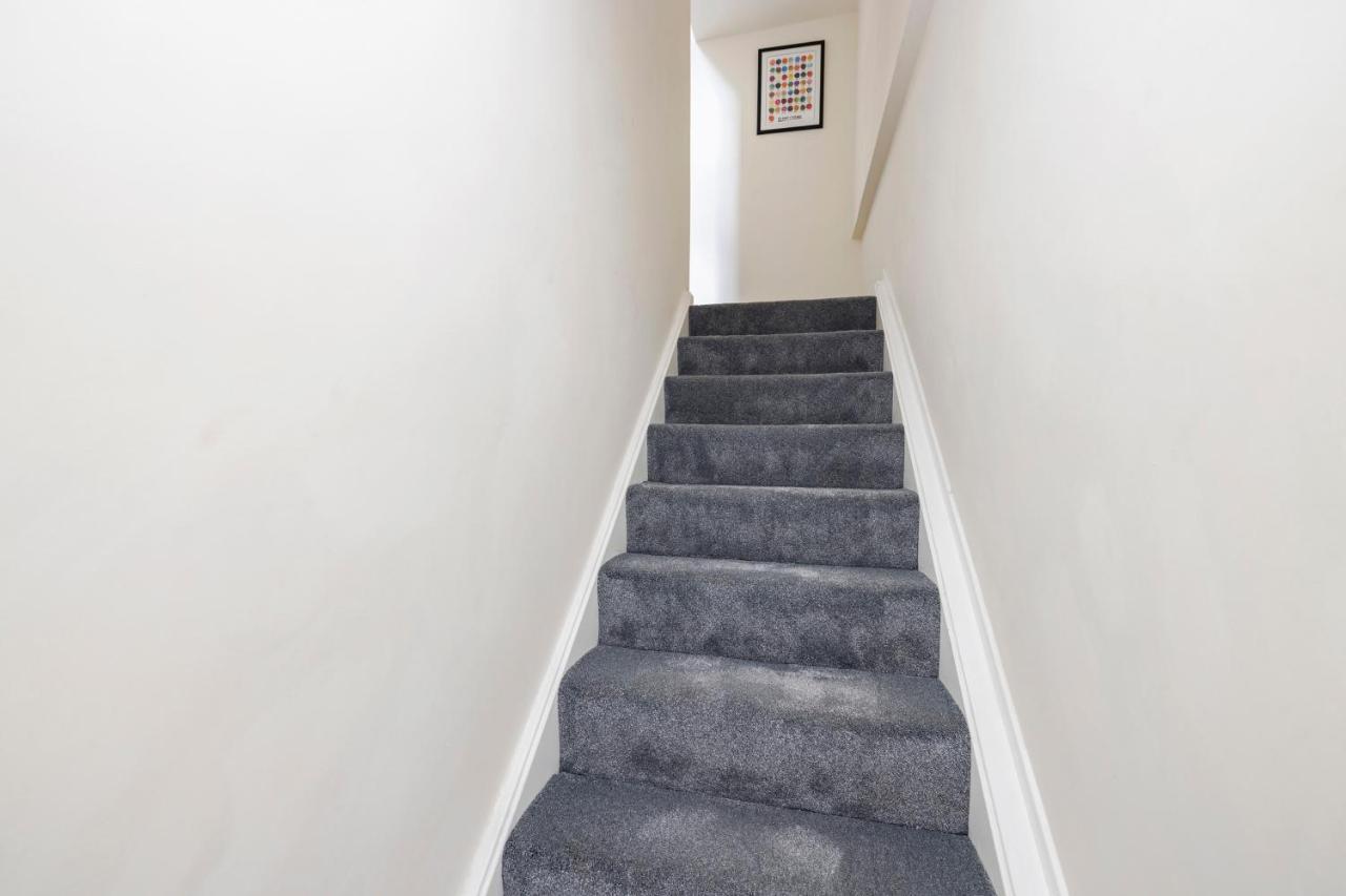 2 bedroom apartment on Peebles High Street Buitenkant foto